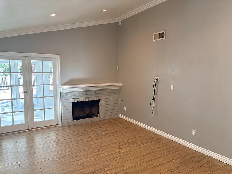 11606 Lyster Ave — Photo 3