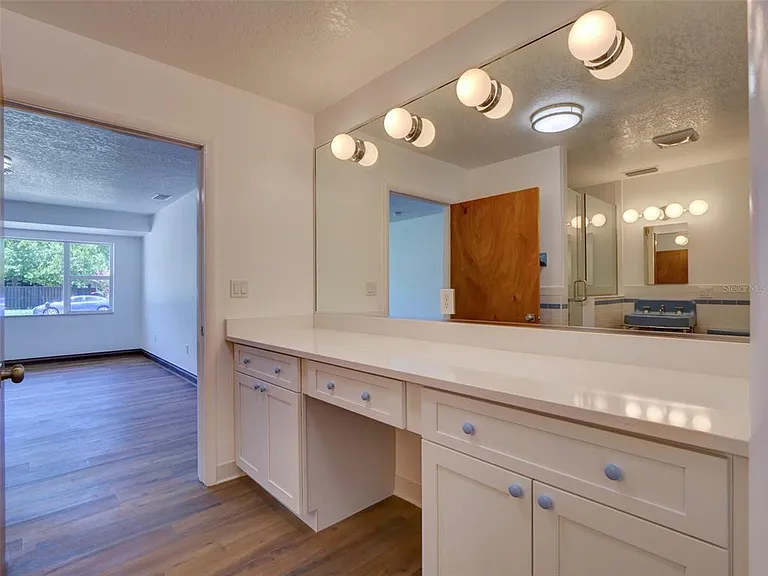 305 Sunset Dr — Photo 15