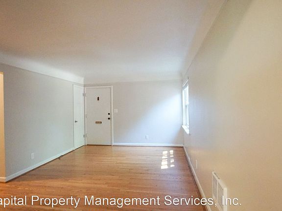 4th image of 2051 NW Irving St #8621675