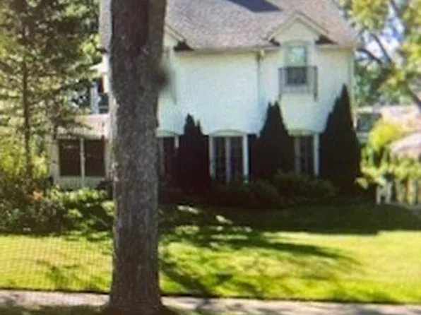 334 Forest St, Winnetka, IL 60093