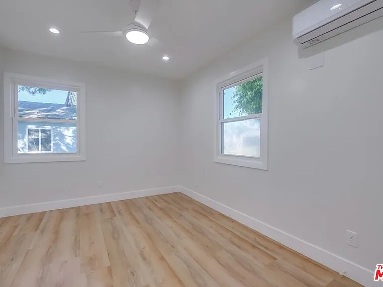 8356 Kittyhawk Ave — Photo 16