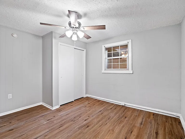 513 King George — Photo 18
