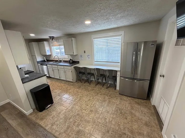 2215 Allyn Way — Photo 5