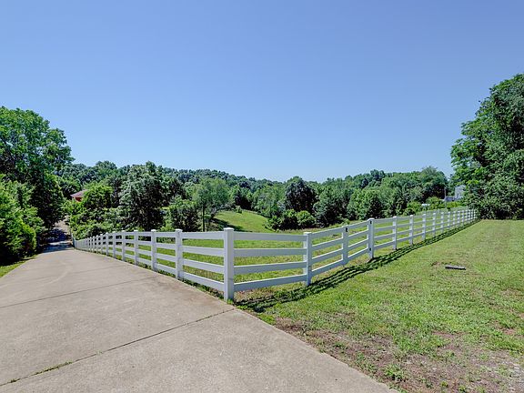 2nd image of 2251 Davidson Graveyard Rd