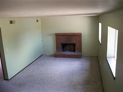 5th image of 7204 Marilyn Ave NE