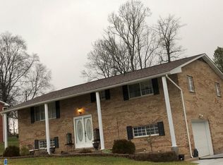 355 Kittle St, Williamstown, WV 26187