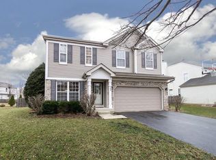 588 Suncrest Dr, Aurora, IL 60506