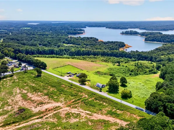 3945 Old Dobbins Bridge Rd, Fair Play, SC 29643