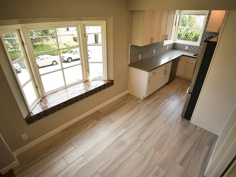 369 Orange St — Photo 4