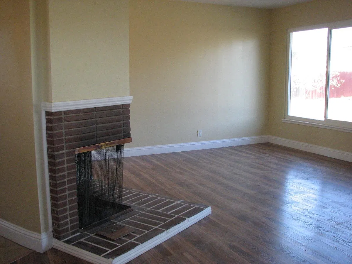 3 bed, 1.5 bath, 1590 sqft, $2,100 — Photo 4