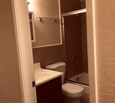 3rd image of 4037 Balboa St APT 2