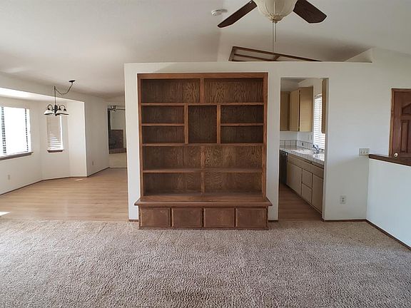 5th image of 15815 Mesquite St
