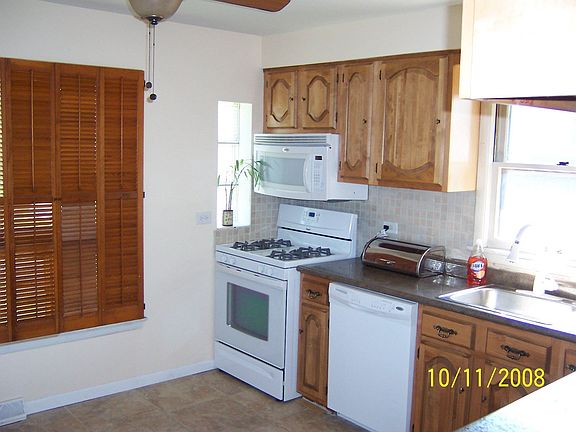3rd image of 17220 Highland Ave
