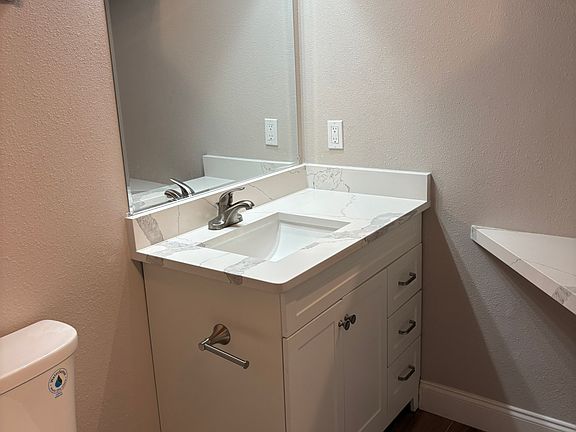 5th image of 321 S Mercury Ave #B