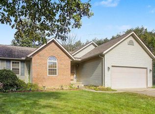 3171 Apple Valley Dr, Howard, OH 43028