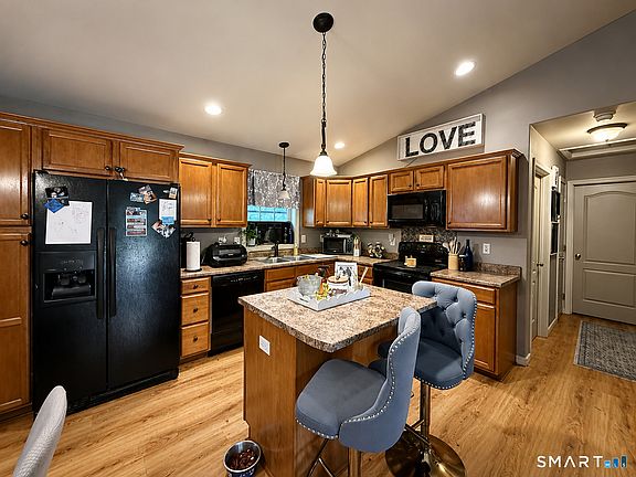 4th image of 25 Lester Drive