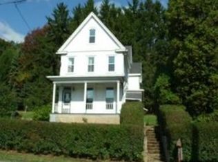 302 W White Bear Dr, Summit Hill, PA