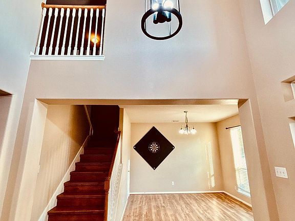 5th image of 9947 Valance Way