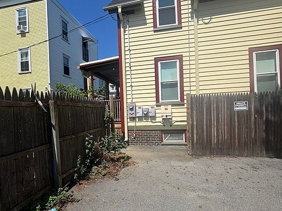 2nd image of 13 Moulton St