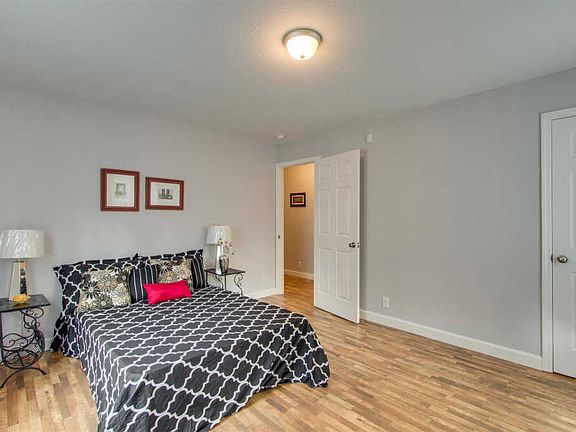 3rd image of 1239 Daniel St