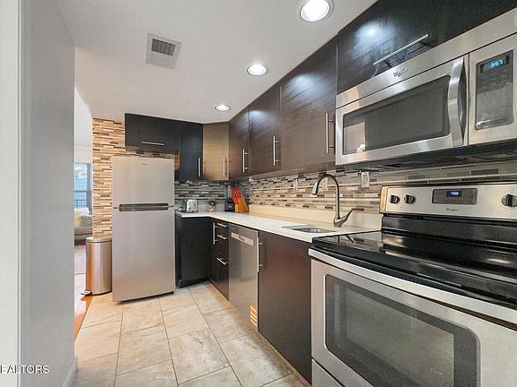 4th image of 2743 Colonial Dr APT 214