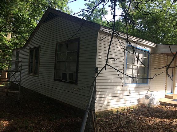 5th image of 222 Muckleroy St