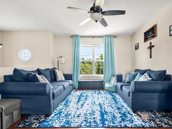 3rd image of 115 Cam Court Dr