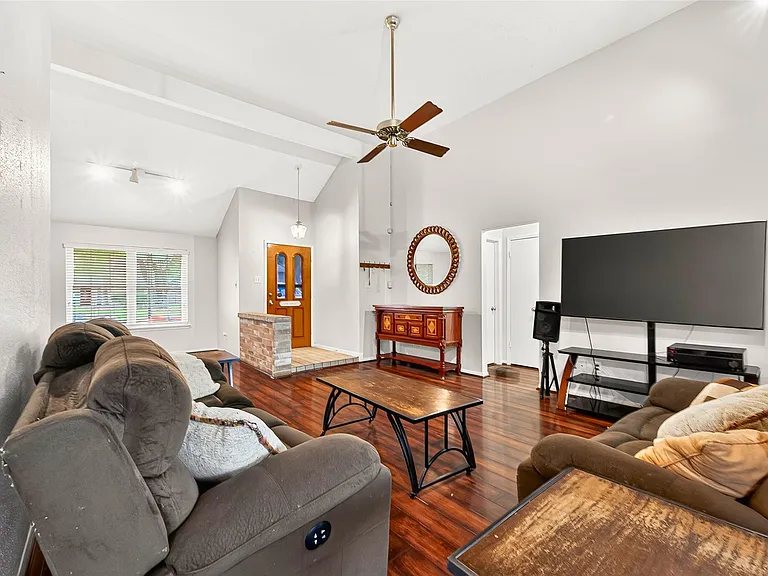 15343 Meadow Village Dr — Photo 5