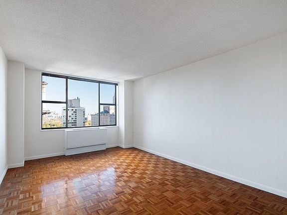 3rd image of 211 W 56th St APT 32A