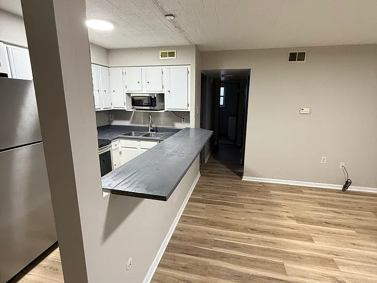 1141 Dohrman St #8 — Photo 6