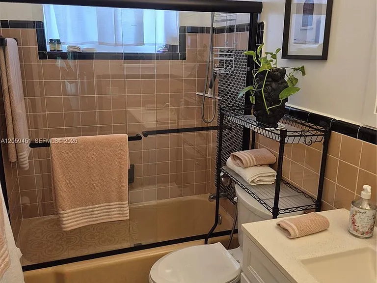 659 Meridian Ave #14 — Photo 14