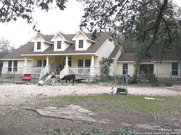 2nd image of 1231 Hillside Oaks