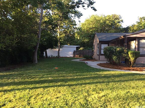 2nd image of 928 Woodland Ave