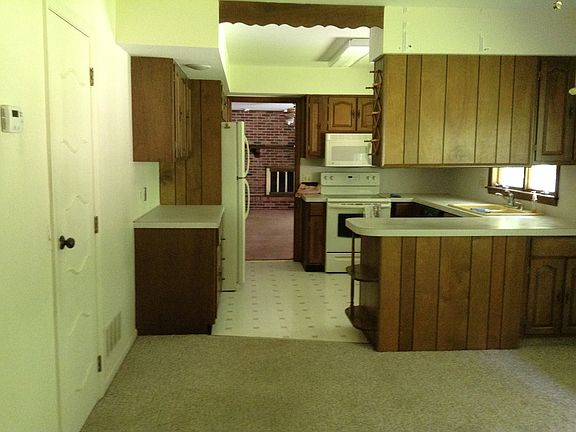 5th image of 2861 Oakwood Dr