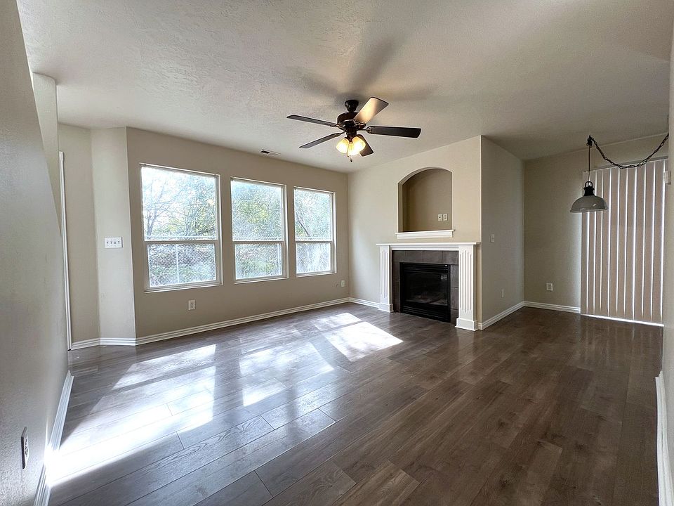 2nd image of 153 N Midland Blvd #103