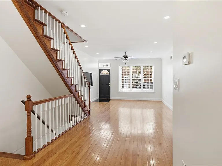 2653 S 6th St — Photo 33