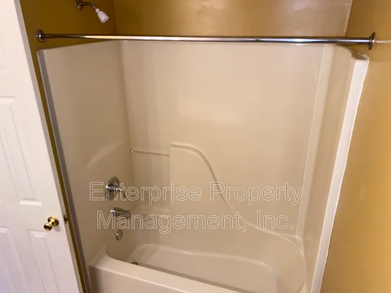 6496 Amberwood Cv — Photo 23