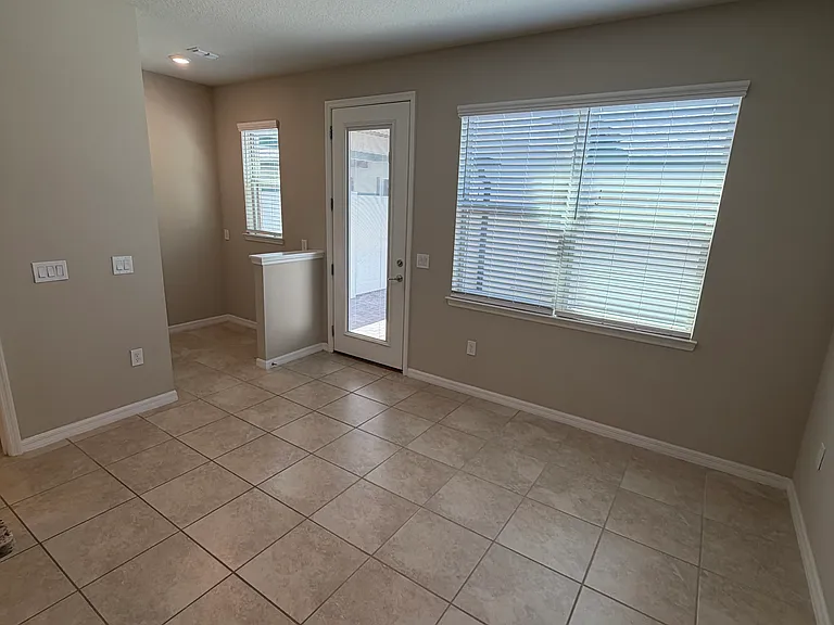 5044 Caspian St — Photo 7