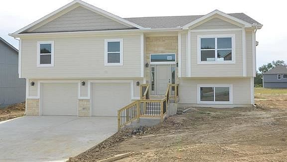 2nd image of 309 Fairview Cir