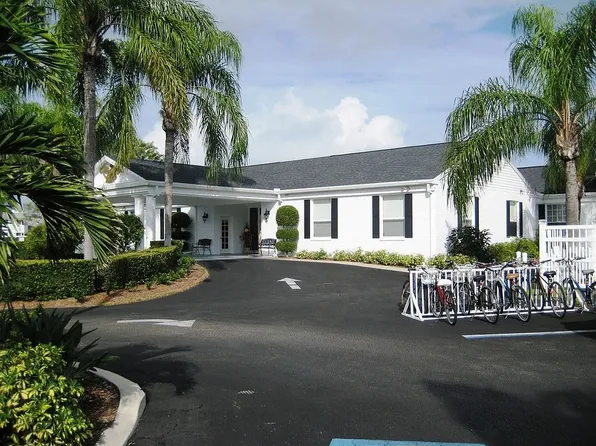 9405 Concord Cir, Bradenton, FL 34210