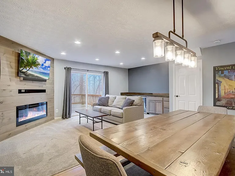 1011 Ellicott Dr — Photo 2
