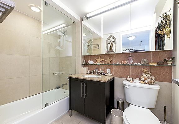 5th image of 555 W 23rd St APT S11j