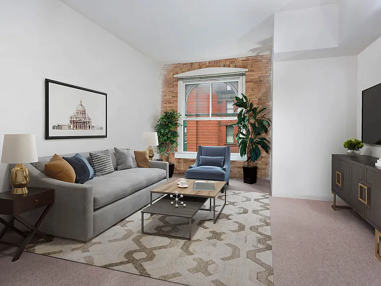 Marlboro Classic Apt & Redwood Square — Photo 17