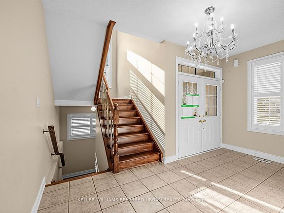 5th image of 30 Deseronto St