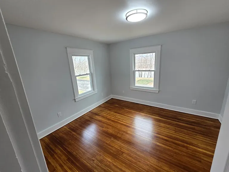 1807 Riverview Dr — Photo 7
