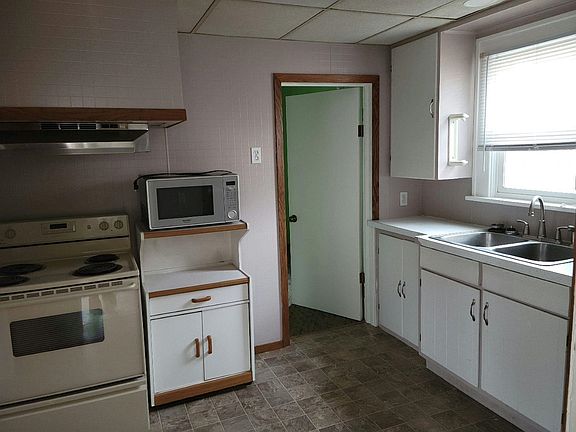 5th image of 804 Odell St