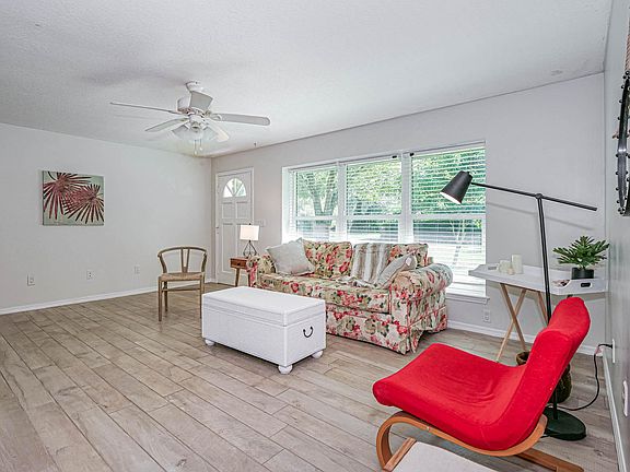 5th image of 1835 Hedden Pl