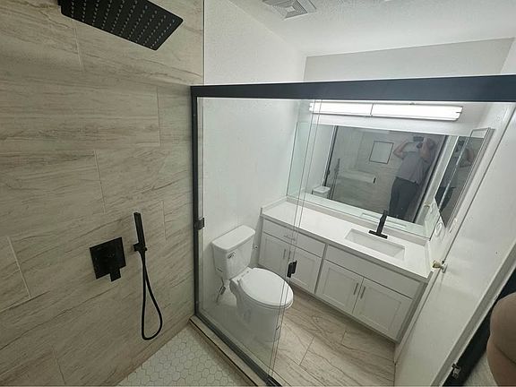 5th image of 8921 Clear Blue Dr #2