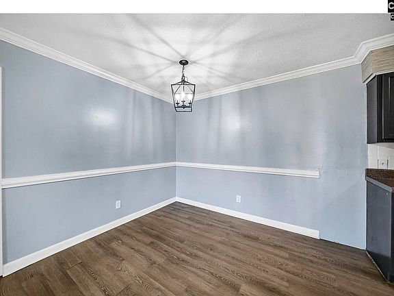 4th image of 1411 Old Manor Rd