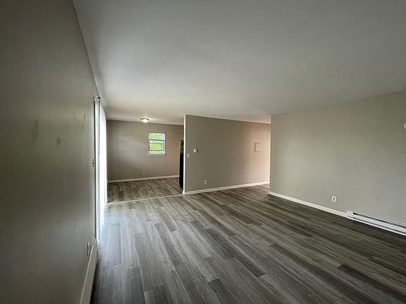 4th image of 376 W Old Indian Trl #8